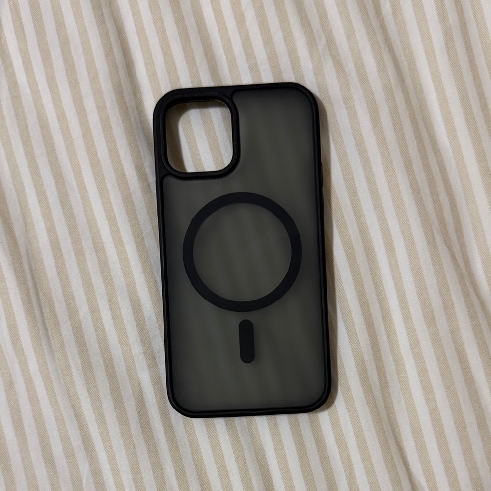 Iphone 12 pro case matte black